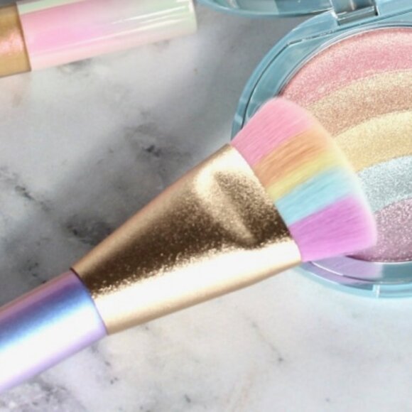 Too Faced Life's A Festival Collection Magic Rainbow Strobing Brush-NEW RARE - Picture 3 of 10